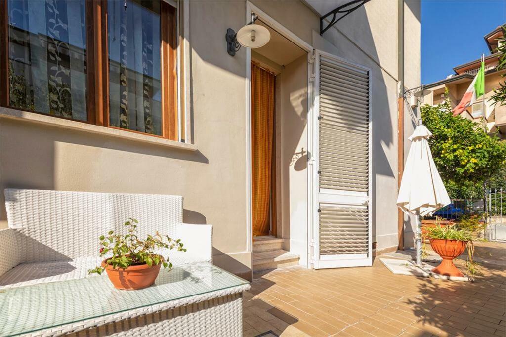 فندق Casa Di Marina فياريجيو المظهر الخارجي الصورة